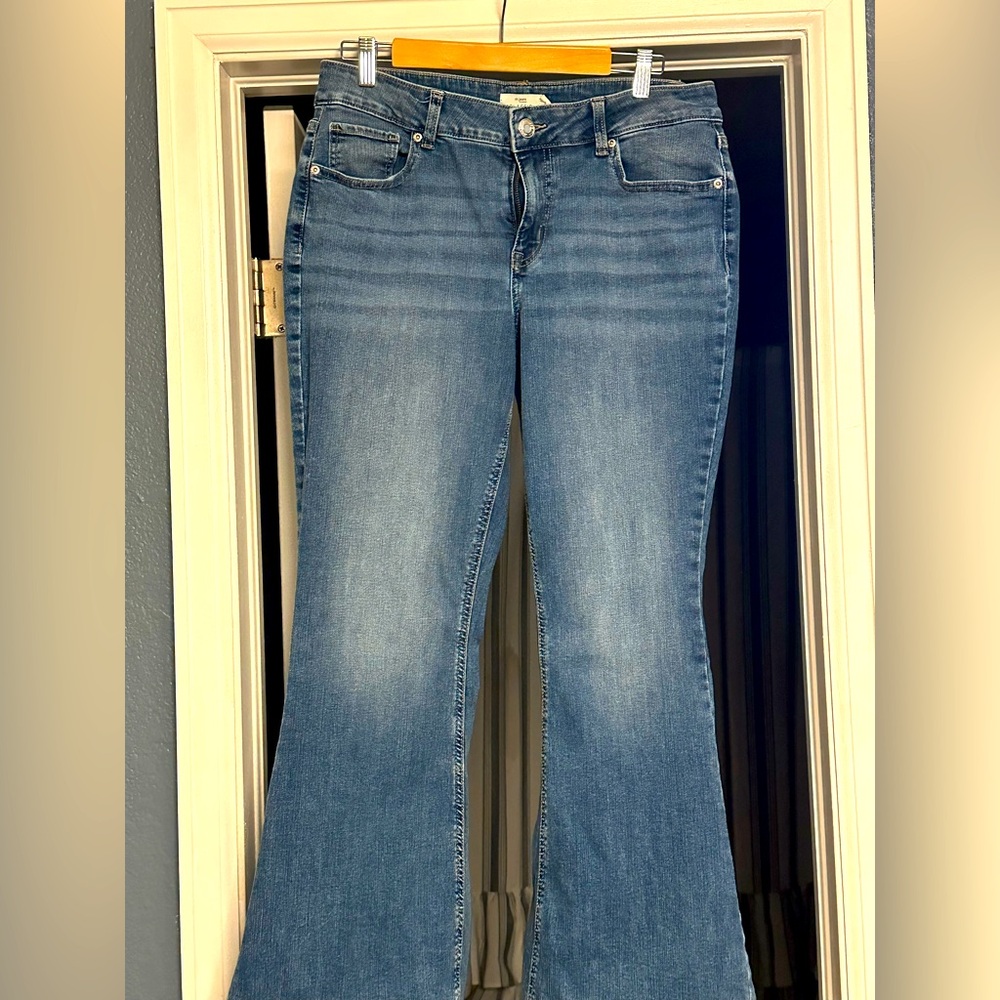 M Jeans mid rise flair 12 short